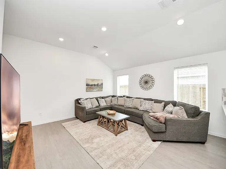 2406 Aquamarine Ln — Photo 6