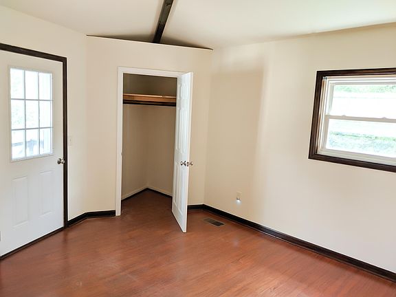 5th image of 54 Cedar Breeze Dr
