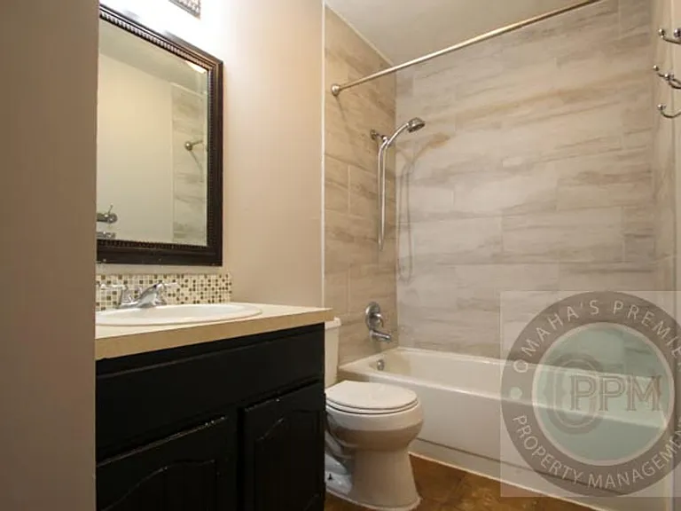 8803 S 143rd St — Photo 6