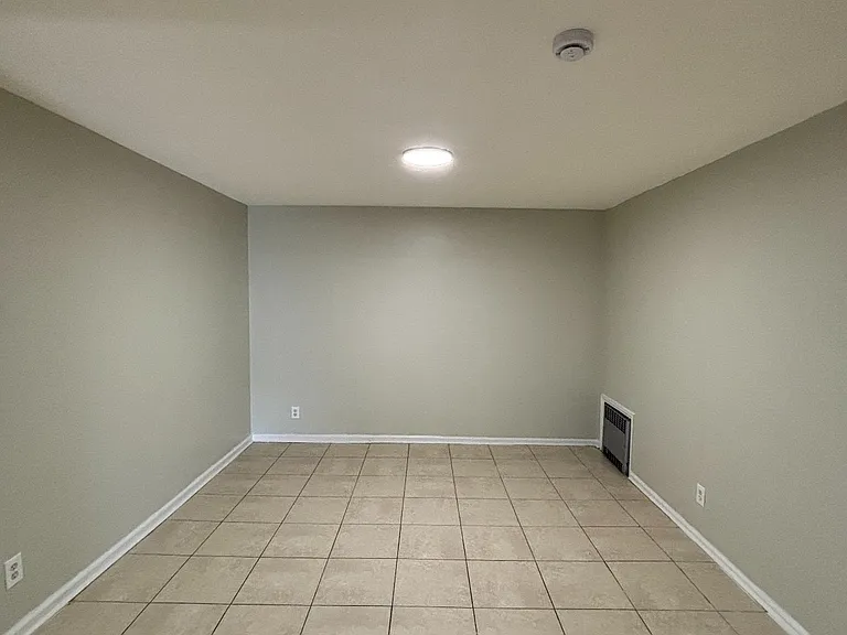 809 Summer Ave #3 — Photo 4
