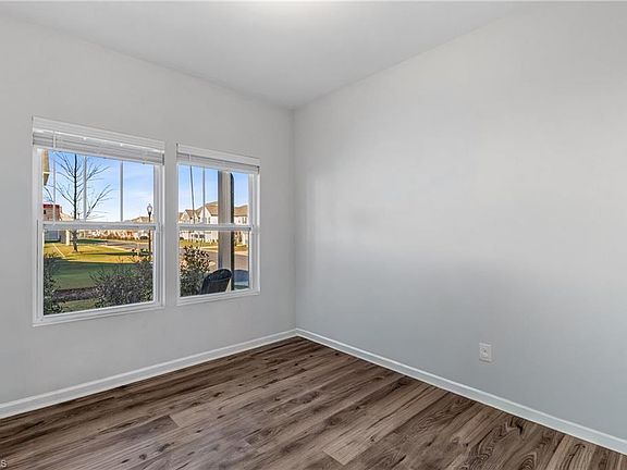3rd image of 1035 Turfwood Trl