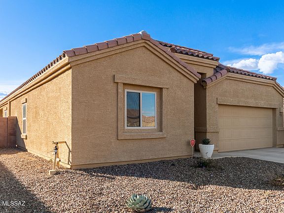 3rd image of 12446 W Reyher Farms Loop