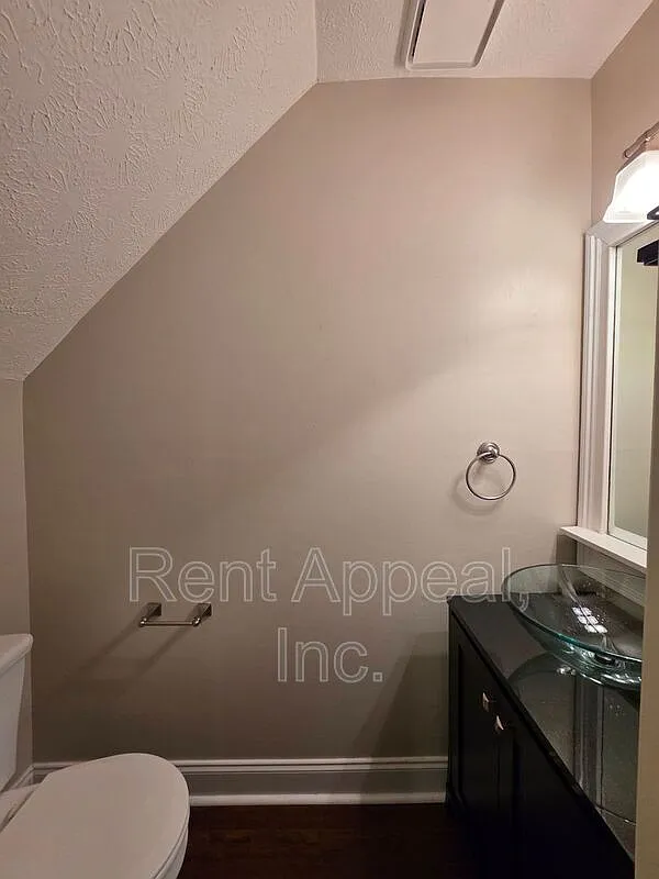 2 bed, 2.5 bath, 1160 sqft, $1,825 — Photo 4