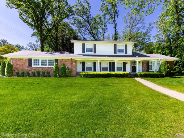 2505 Townhill Rd, Troy, MI 48084