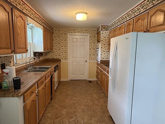 2nd image of 551 Malone Cir