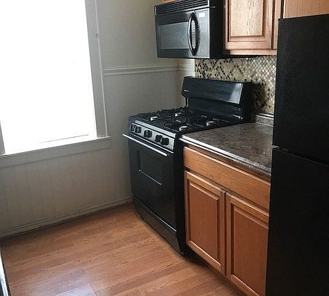 4th image of 151 Roosevelt Ave APT 2A