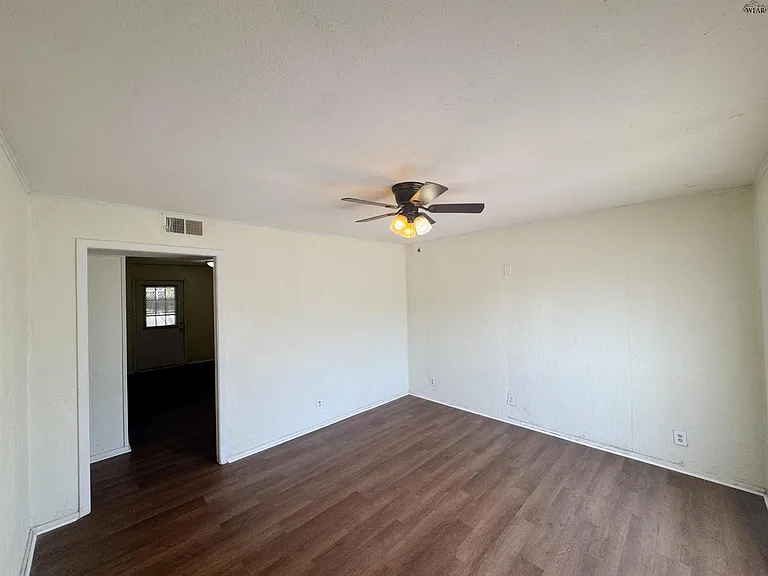 2316 Buchanan St — Photo 4