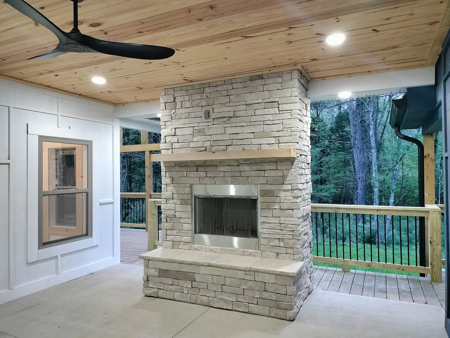 4 bed, 2111 sqft, $2,150 — Photo 3