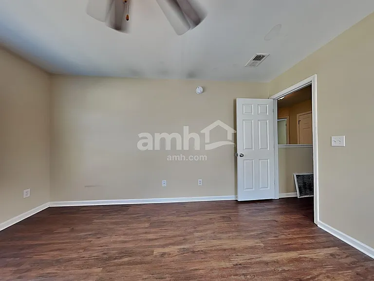 409 Lakewind Dr — Photo 10