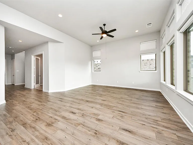 2901 Apple Rose Ln — Photo 13