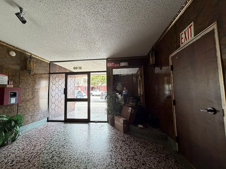 1010 Anza St #103 — Photo 7