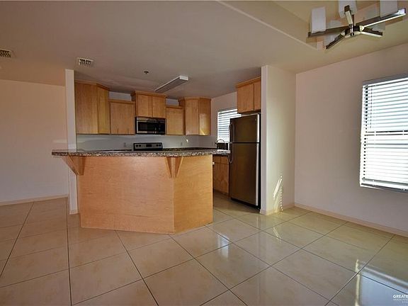 3rd image of 1402 W Carmen Ave #3