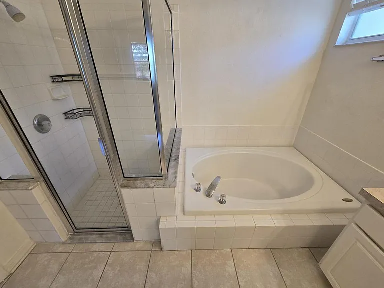 24505 Landing Dr — Photo 13
