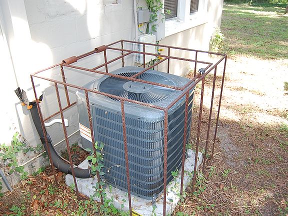 3rd image of 3408 Lindell Ave