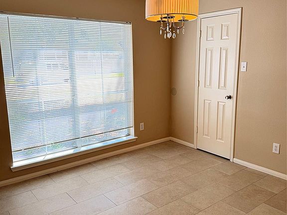 4th image of 906 Taylor Ridge Dr