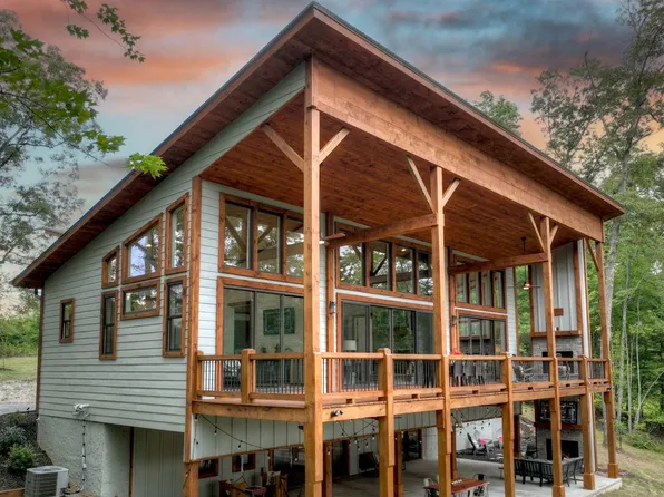 894 Old Ridge Rd, Mineral Bluff, GA 30559