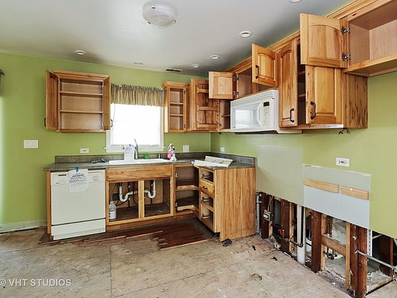 4th image of 36751 N Helen Dr