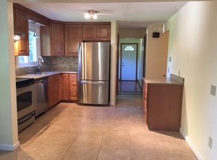 376 Pelham Rd, Amherst, MA 01002