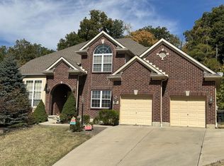 10704 Carolina Pines Dr, Harrison, OH 45030