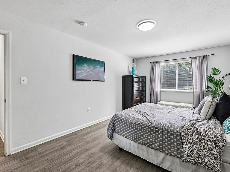 North Hills Apartments — Photo 21