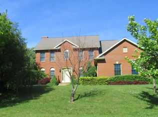 352 Carroll Rd, Athens, OH 45701