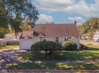 121 Edgewood Ave, Springfield, NJ 07081