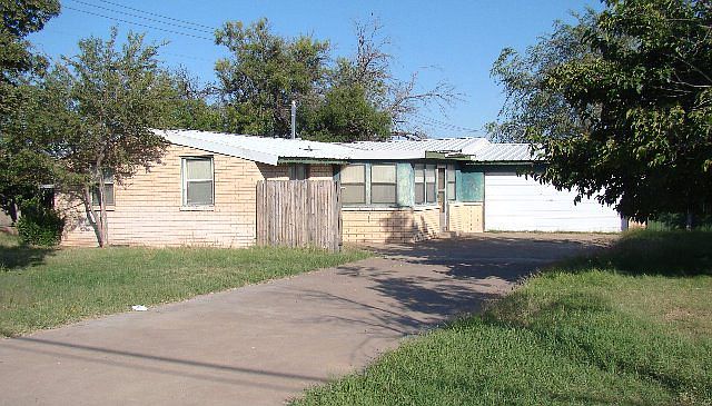 2nd image of 4902 Andrews Hwy