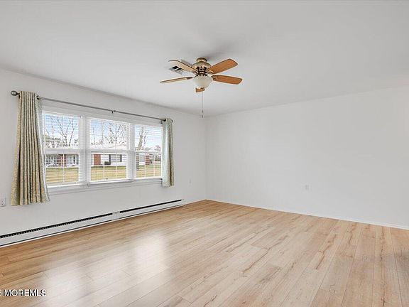 4th image of 1107A Argyll Circle