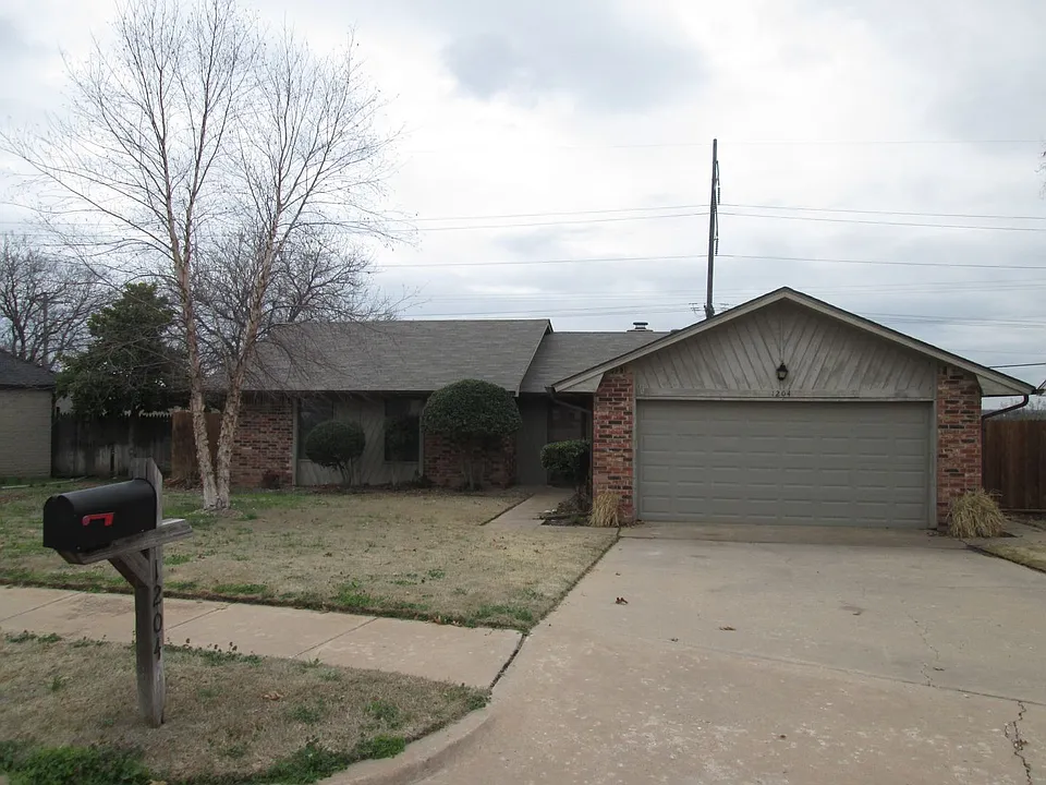 1204 Burkshire Ter