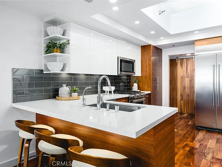 280 Cagney Ln #301 — Photo 16