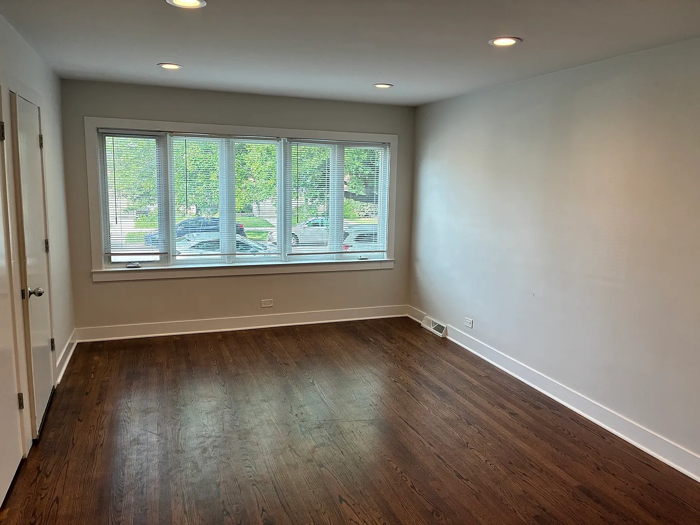 2 bed, 1.0 bath, 1200 sqft, $2,450 — Photo 2