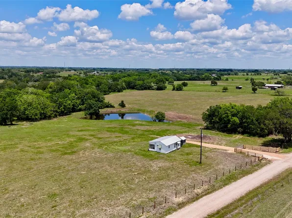 1070 Muehr Rd, Weimar, TX 78962