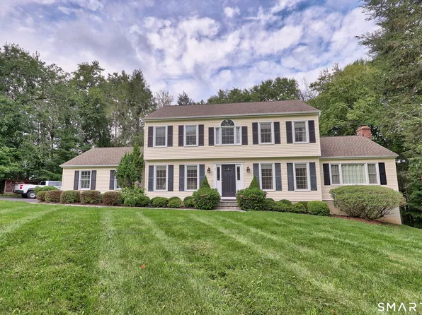 2 Pilgrims Way, New Milford, CT 06755