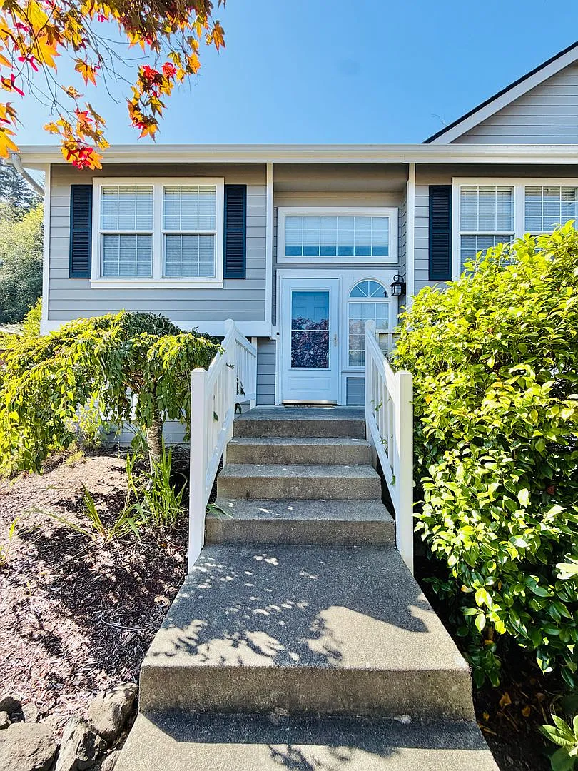 3 Bedroom Deer Run Home in Poulsbo — Photo 2