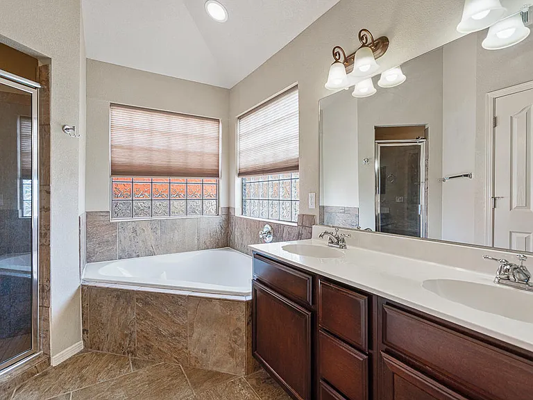 11100 Bullseye St — Photo 32
