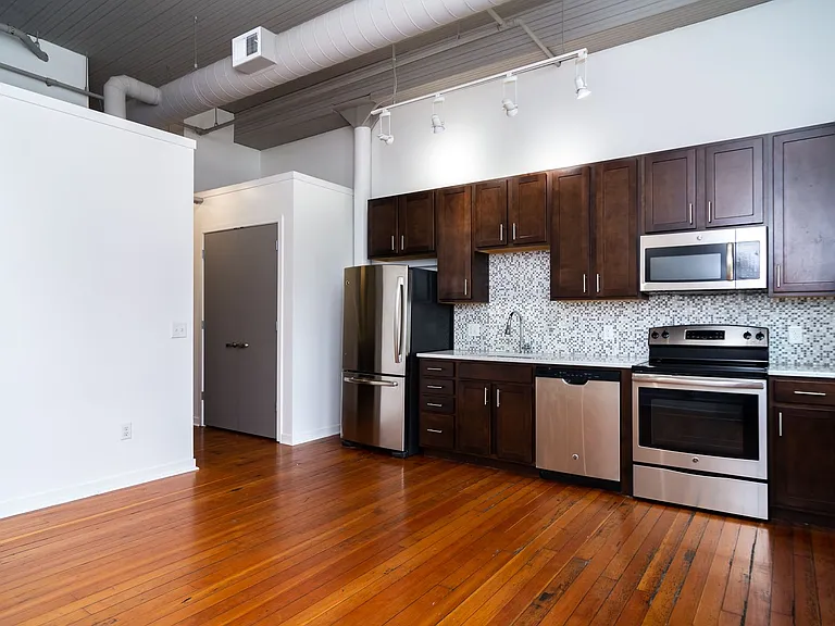 1213 Harney St — Photo 38