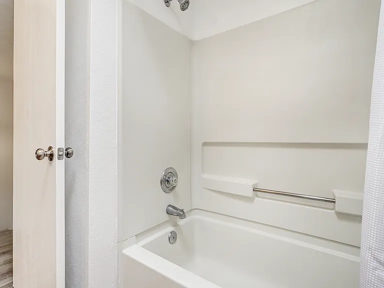 5801 Lowell St NE #B28 — Photo 13