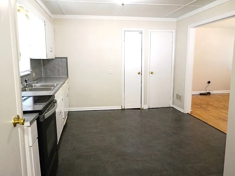814 Kennedy St — Photo 7