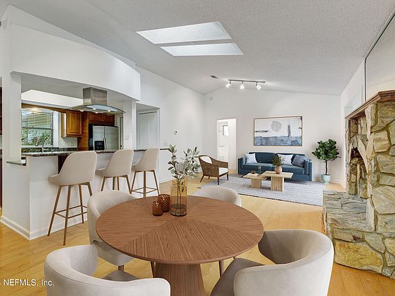 5th image of 102 COQUINA Court