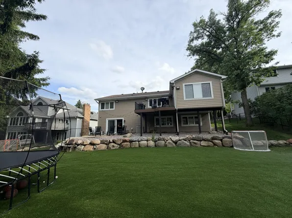 3042 12th St NW, New Brighton, MN 55112