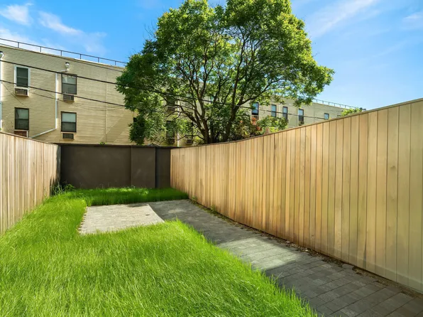 33 Carroll Street image 4 of 12