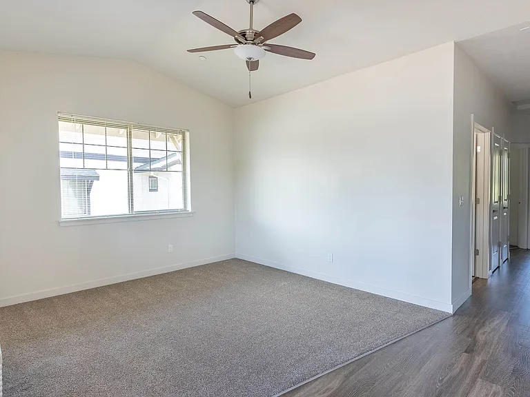 Silverplace Apartment Homes — Photo 15