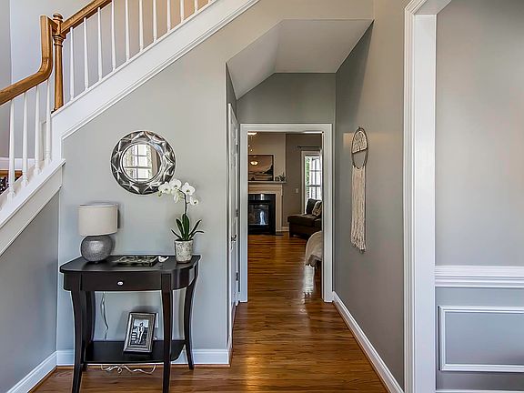 4th image of 9 Manorwood Ct