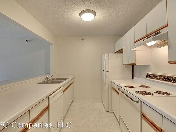 5th image of 1609 Pleasant St APT 311