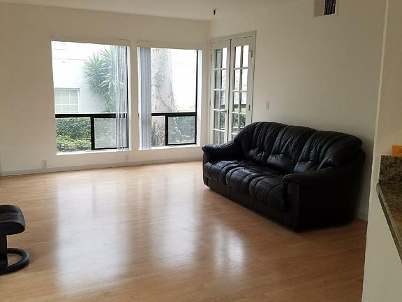 5th image of 1640 10th Ave Unit 205