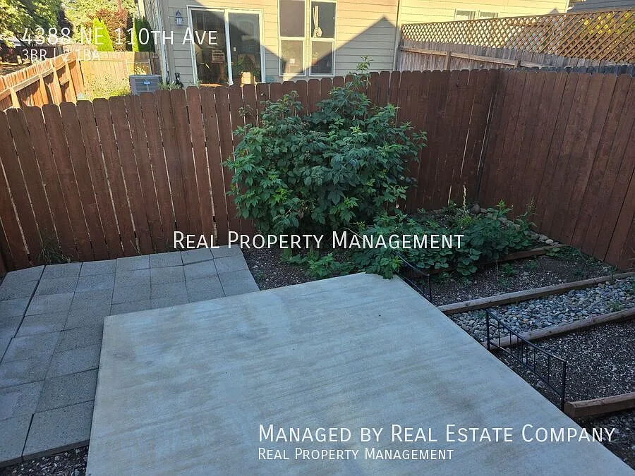 Newer Construction 3BR/2.5BA Townhome in Kevanna Park — Photo 4