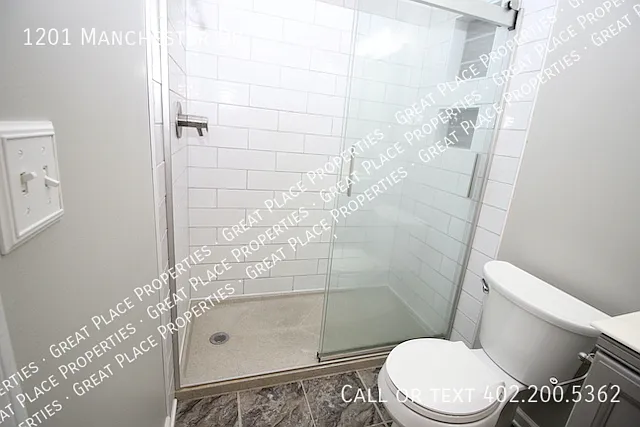 1201 Manchester Dr — Photo 35