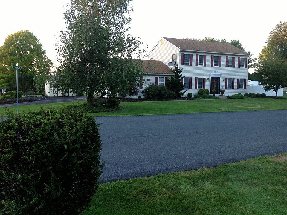 1st image of 4556 Meadow Dr