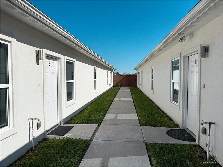 1602 Angelina Dr #1 — Photo 2