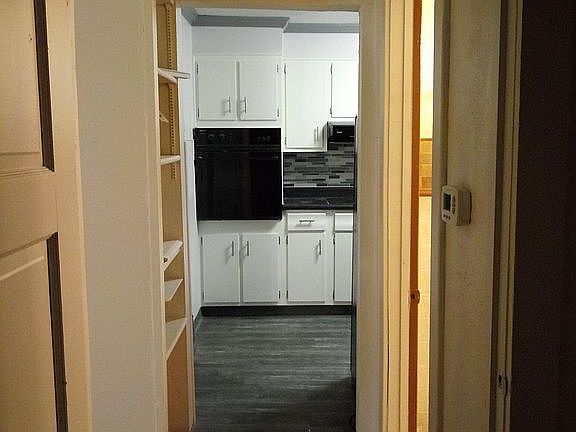 4th image of 10161 Mayfair Dr